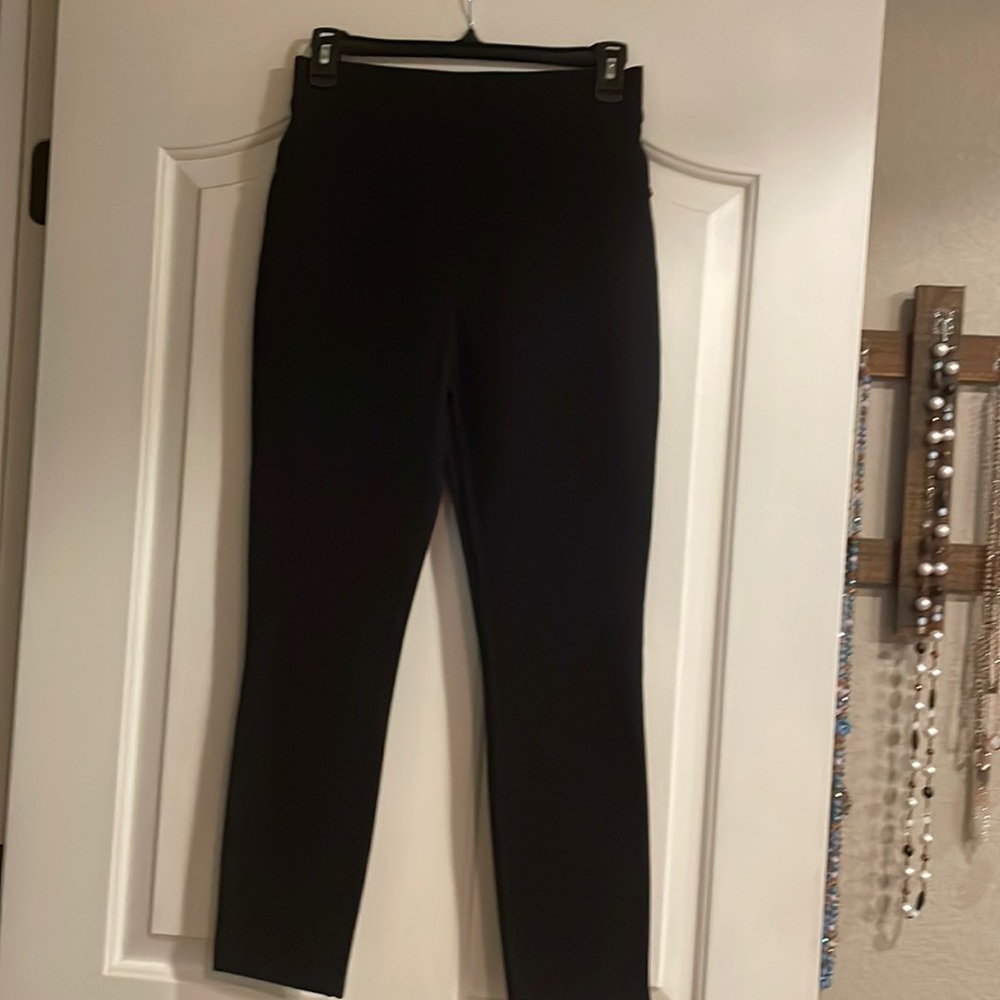 Spanx  ankle pants- never worn-size small